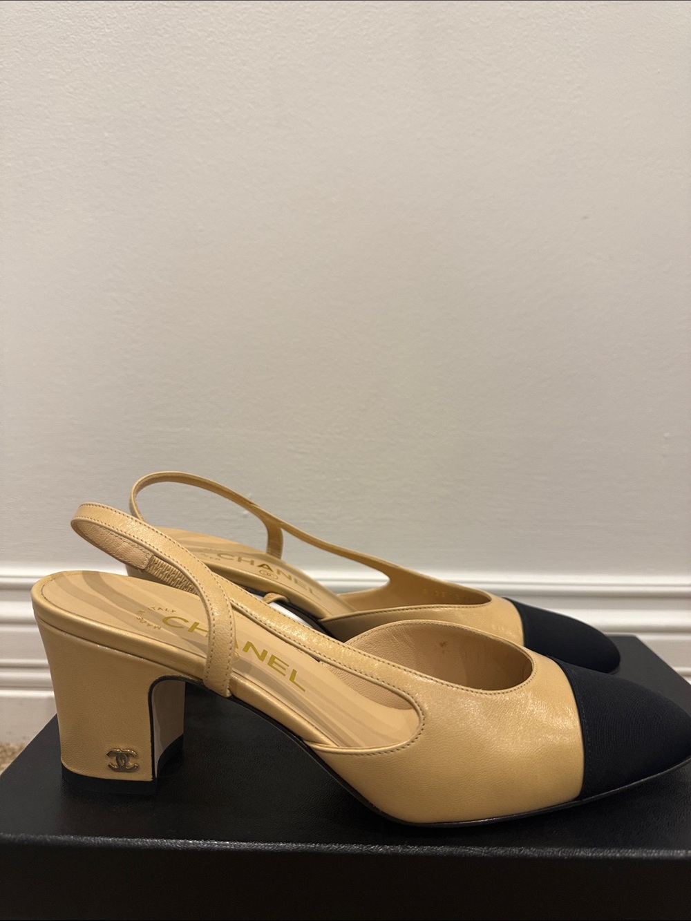Chanel Classic Two-Tone Slingback Pumps Beige & Black Cap Toe Size 37 Worn Once - Picture 14 of 14